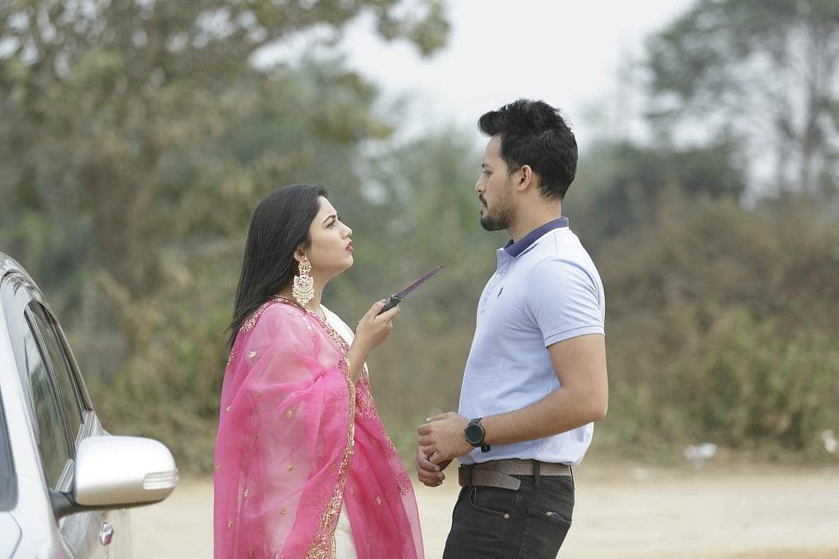 ‘ট্র্যাপ’ নাটকের দৃশ্যে সাফা কবির ও ইরফান সাজ্জাদ। ছবি: সংগৃহীত