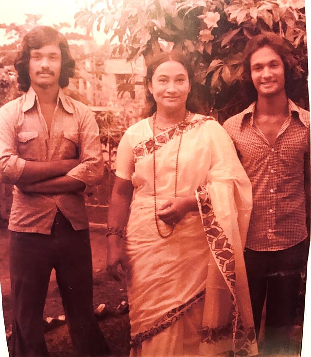 হামিন আহমেদ, ফিরোজা বেগম ও শাফিন আহমেদ। ছবি: হামিন আহমেদের সৌজন্যে