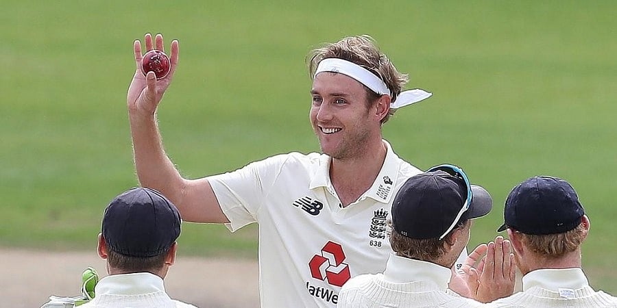 ৫০০ উইকেট পেয়ে ব্রড ৭০০-এর দিকে ছুটুক, চান ওয়ার্ন। ছবি: এএফপি।