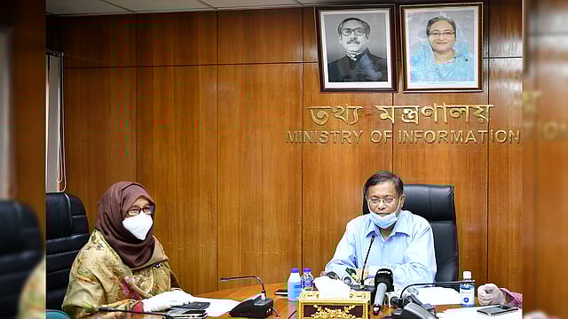 বৃহস্পতিবার দুপুরে সচিবালয়ে সাংবাদিকদের সঙ্গে মতবিনিময় করছেন তথ্যমন্ত্রী হাছান মাহমুদ। ছবি: বিজ্ঞপ্তি