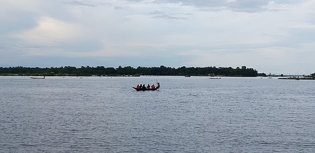 বর্ষায় হাকালুকি হাওর। বাঘমারা, ফেঞ্চুগঞ্চ, সিলেট, ২৯ জুলাই। ছবি: মো. আব্দুস সালাম
