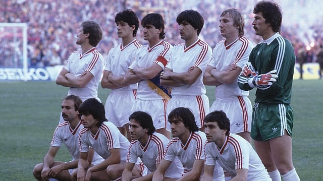 ১৯৮৫–৮৬ ইউরোপীয় কাপজয়ী স্টুয়া বুখারেস্ট। ছবি: সংগৃহীত