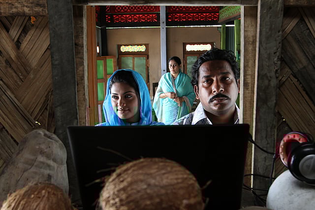 ‘টেলিভিশন’ ছবিতে পিতা–পুত্রের সম্পর্কের আদলটা দাঁড়িয়েছে আমাদের সম্পর্কের আদলের ওপর।