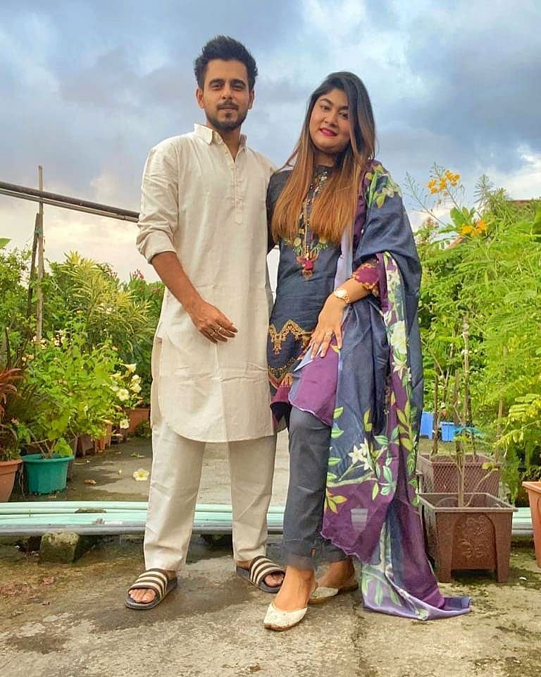 সিয়াম ও তাঁর স্ত্রী অবন্তী। ছবি: সংগৃহীত