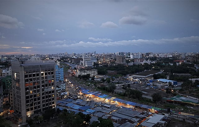 জ্বলে উঠেছে রাজধানীর বাতিগুলো।