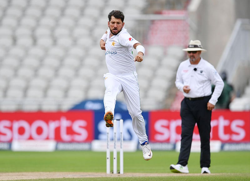 ইংল্যান্ডের আরও একটি উইকেট নিয়ে ইয়াসিরের উচ্ছ্বাস। ছবি : এএফপি