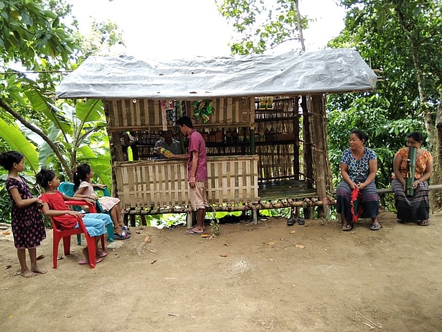 গ্রামবাসীর সুবিধার্থে নতুন মুদিদোকান। ছবি: সংগৃহীত