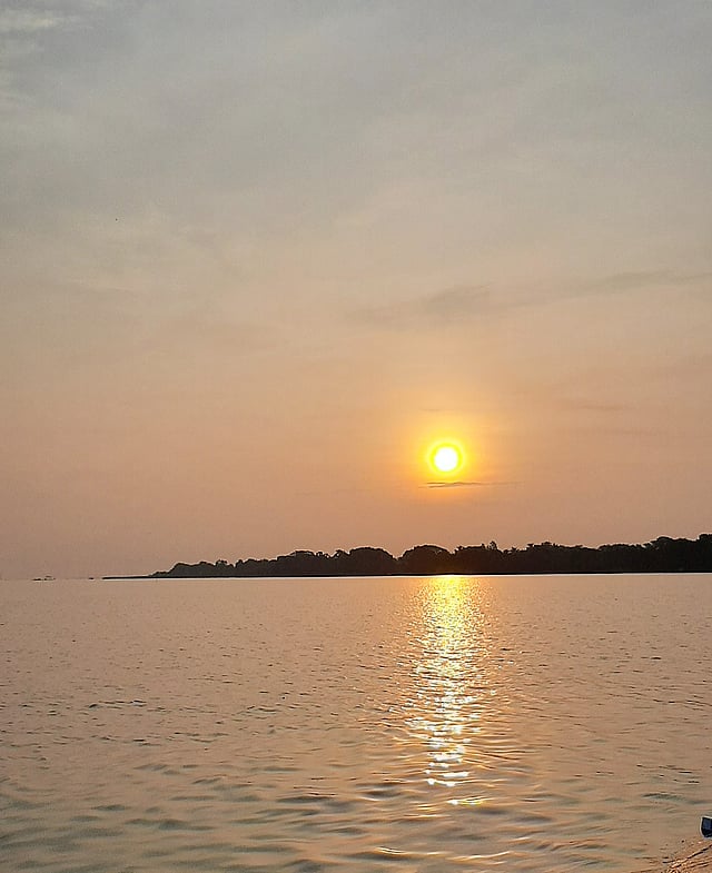 হাওরে সূর্যাস্ত। ছবি: লেখক