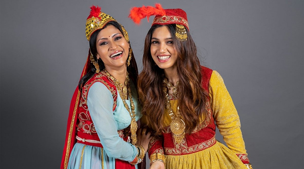 দুই বোনের কাহিনি নিয়ে এক হাস্যরসাত্মক ছবি ‘ডলি কিটি অউর ওহ চমকতে সিতারে’। ছবি: সংগৃহীত