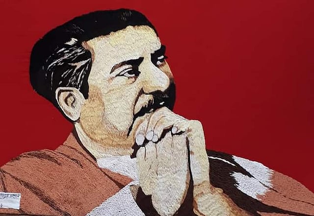 জাতির জনক বঙ্গবন্ধু শেখ মুজিবুর রহমান। সুই-সুতায় ছবিটি ফুটিয়ে তুলেছেন ইলোরা পারভীন। ছবি: ফেসবুক থেকে নেওয়া