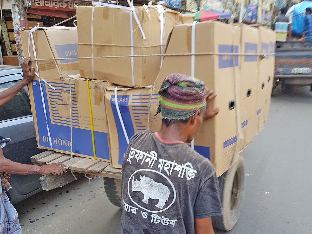 ছবি: আনিসুর রহমান, জুবিলী রোড, চট্টগ্রাম