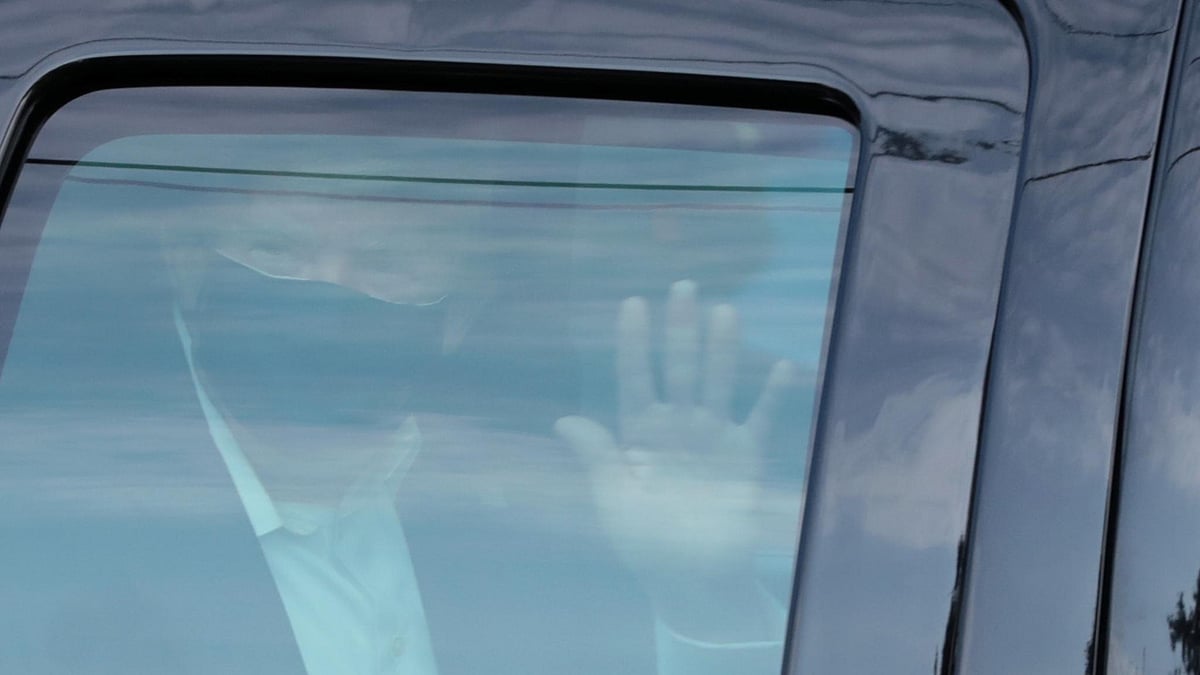 ক্ষমতার শীর্ষে থেকেও যে ৭টি কাজ মার্কিন প্রেসিডেন্ট করতে পারেন না