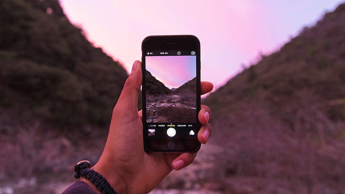 স্মার্টফোন থেকে সরাসরি ছবি আপলোডের সুবিধা আছে গুগল ফটোজে