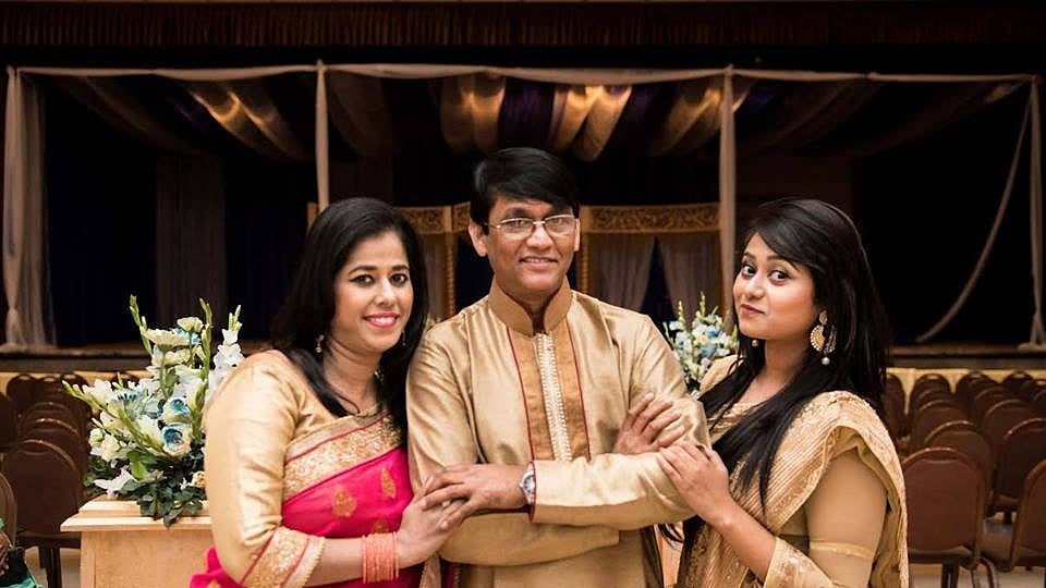 জিনাত হাকিম, আজিজুল হাকিম ও তাঁদের মেয়ে নাযা। ছবি : সংগৃহীত