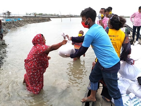 প্রথম আলো।