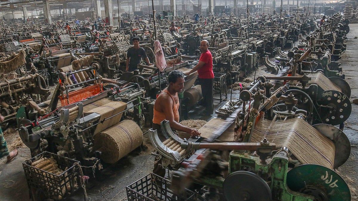 ছবি; সাদ্দাম হোসেন