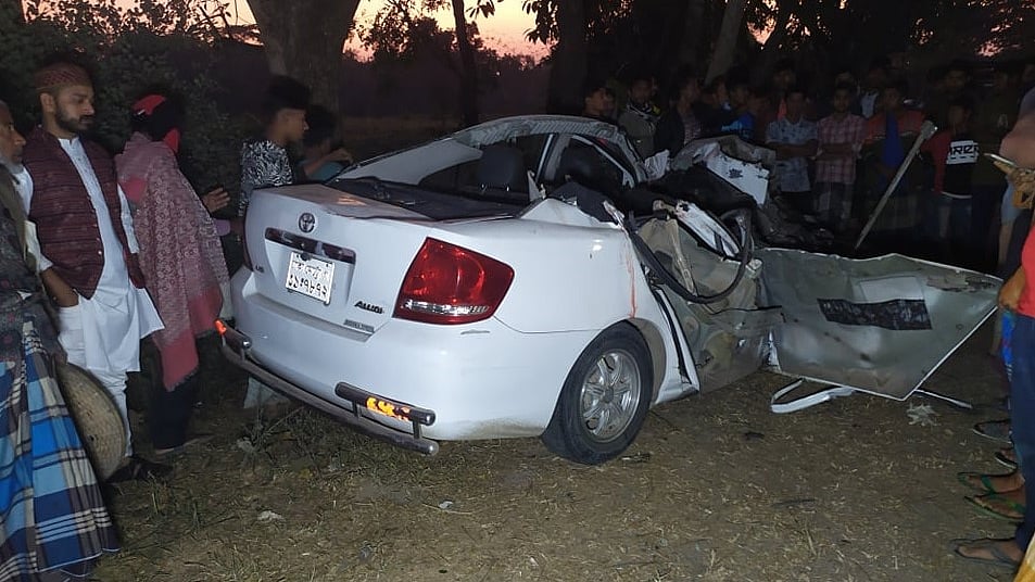  প্রথম আলো