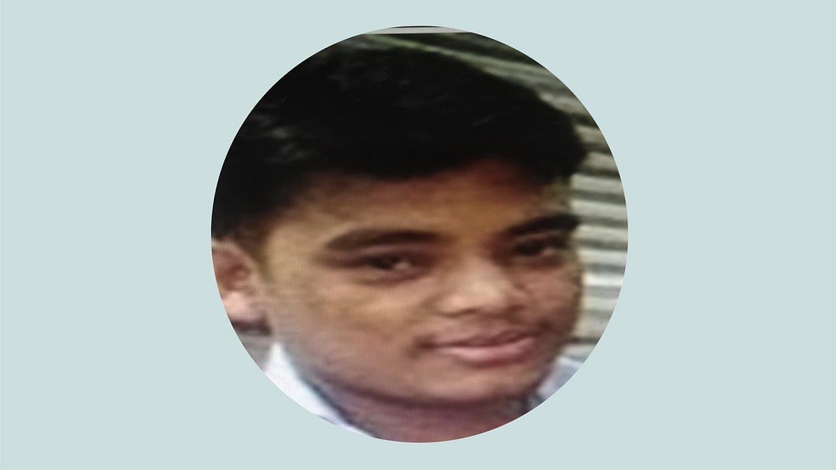 অবশেষে পুলিশের হাতে গ্রেপ্তার হয়েছেন ২৮ মামলার আসামি নুরে আলম ওরফে নুরু