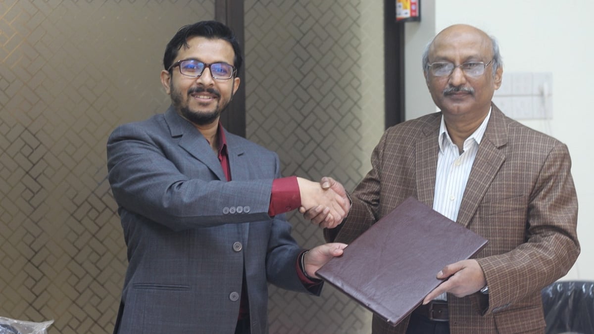 ছবি: বিজ্ঞপ্তি