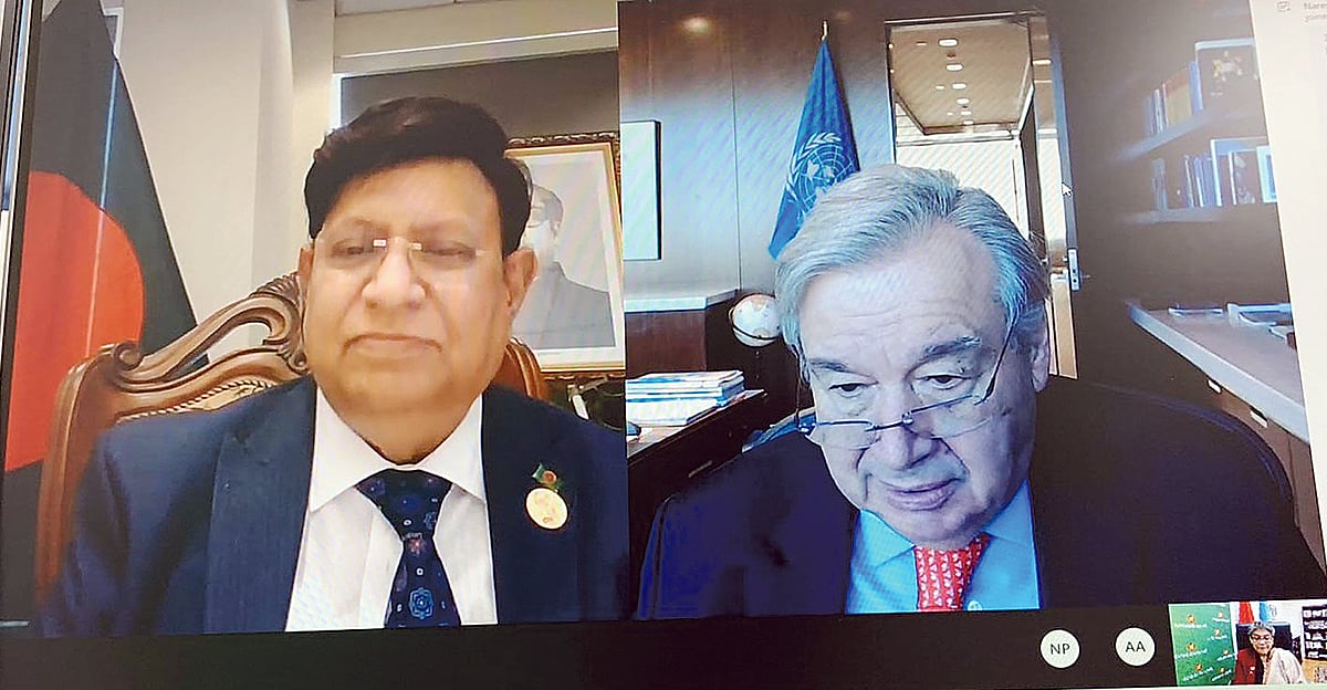 ভার্চ্যুয়াল বৈঠকে পররাষ্ট্রমন্ত্রী এ কে আব্দুল মোমেন ও জাতিসংঘের মহাসচিব আন্তোনিও গুতেরেস  
