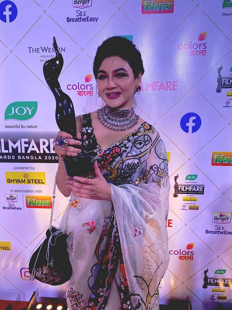 জয়ার সৌজন্যে