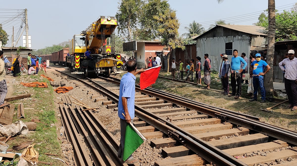  প্রথম আলো