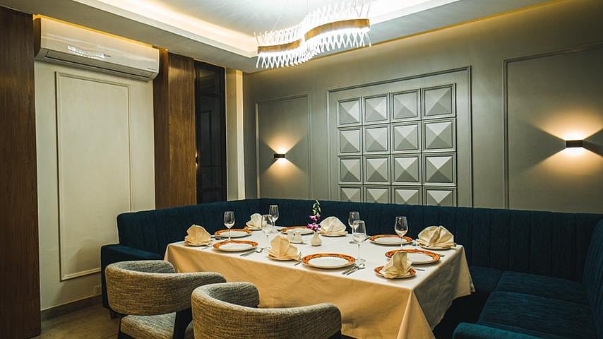 উষ্ণ আতিথিয়েতা দেবে আন্তরিক অন্দর