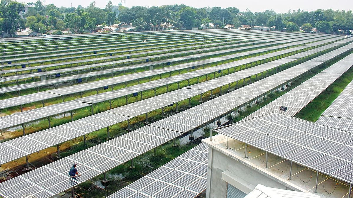 নবায়নযোগ্য বিদ্যুৎ উৎপাদনের স্থানীয় ও বৈশ্বিক উভয় লক্ষ্যমাত্রা থেকেই পিছিয়ে আছে বাংলাদেশ