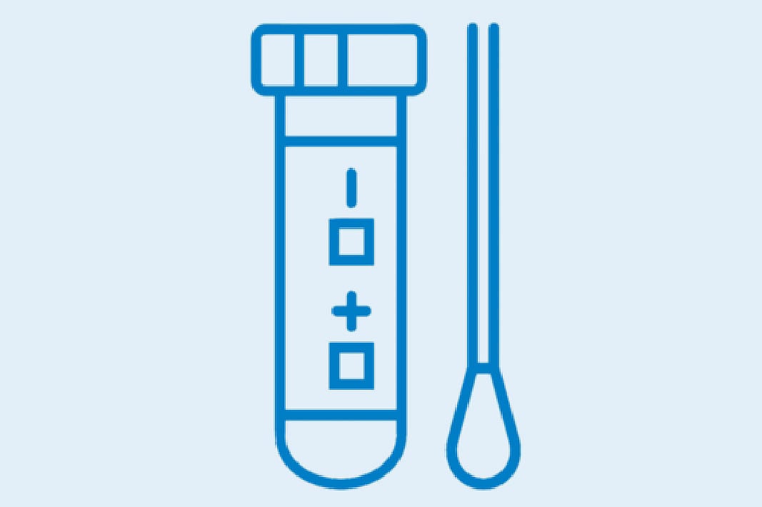 বিশেষজ্ঞ মতামত হলো, বাবা-মা কেউ করোনা সংক্রমিত হলে সন্তানেরও পরীক্ষা করানো উচিত।