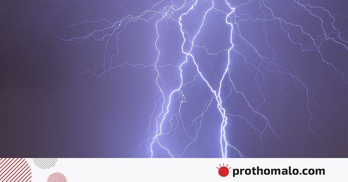 পুকুরে গোসল করতে যাওয়ার পথে বজ্রপাতে কিশোরের মৃত্যু পুকুরে গোসল করতে যাওয়ার পথে বজ্রপাতে কিশোরের মৃত্যু