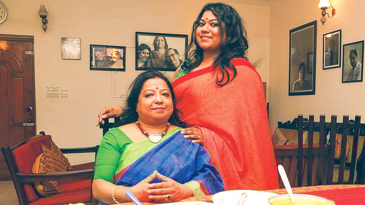 মা মিতা হক ও মেয়ে ফারহিন খান জয়িতা