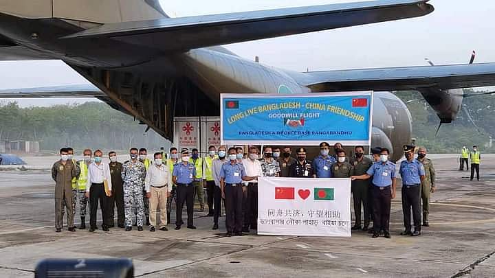 ছবি: চীনা দূতাবাসের উপরাষ্ট্রদূত হুয়া লং ইয়ানের ফেসবুক থেকে নেওয়া 