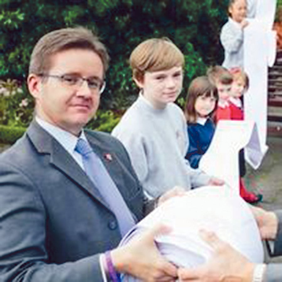 গ্রেট ব্রিটেনের কাম্ব্রিয়ার স্কুলের শিক্ষার্থীদের লেখা চিঠি। ছবি: সংগৃহীত