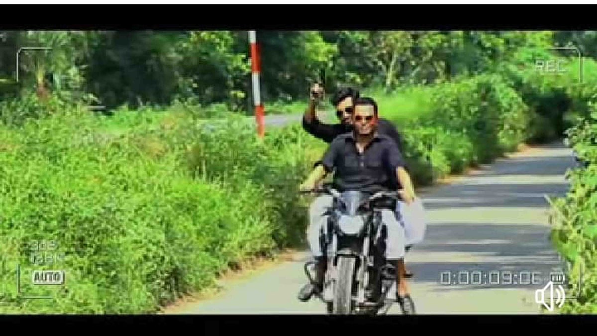 ফেসবুকে ছড়িয়ে পড়া ভিডিওর একটি দৃশ্য