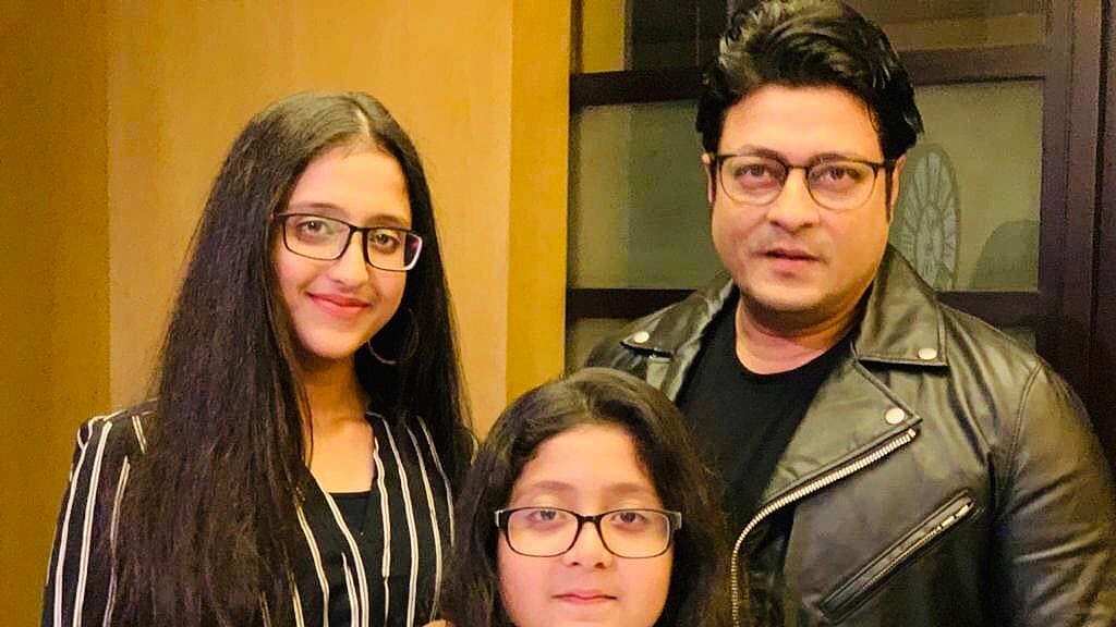 দুই মেয়েসহ ফেরদৌস