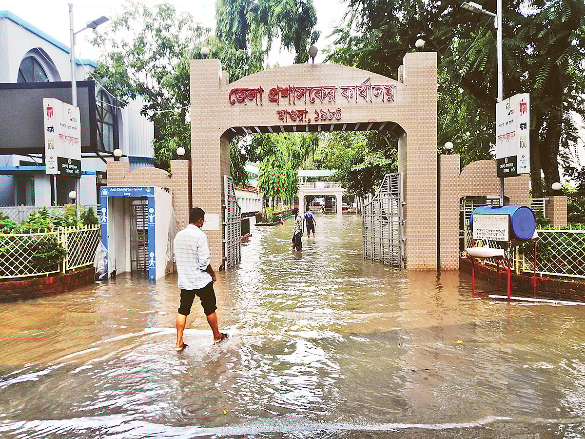  প্রথম আলো  