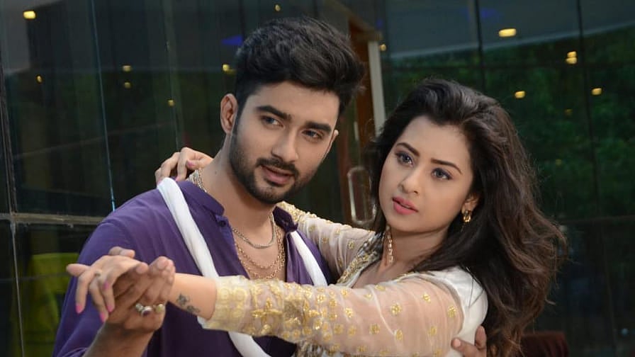 গানটির ভিডিওতে দেখা গেছে ছবির নায়িকা শবনম বুবলী ও অন্যতম অভিনেতা রোশান