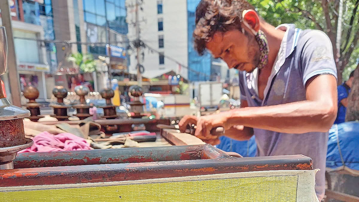 আলমগীর হোসেন 