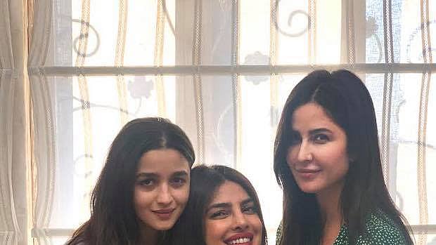 তিন বান্ধবী হলেন আলিয়া ভাট, প্রিয়াঙ্কা চোপড়া আর ক্যাটরিনা কাইফ