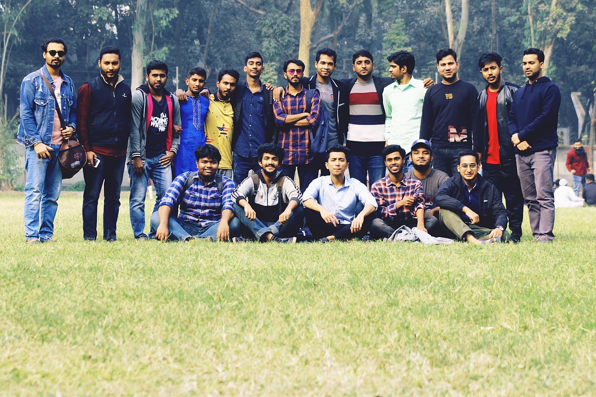 ঢাকা কলেজে লেখক ও তাঁর বন্ধুরা