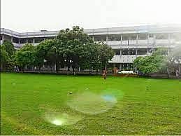 আজিমপুর গার্লস স্কুল অ্যান্ড কলেজ।