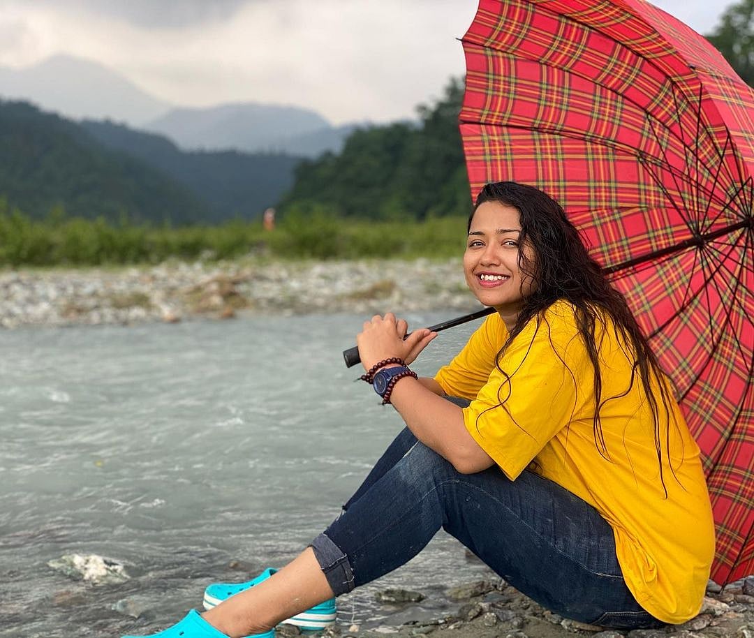 পুরো নাম সোহিনী সরকার। ১৯৮৭ সালে ৬ মার্চ পশ্চিমবঙ্গ রাজ্যের উত্তর চব্বিশ পরগনা জেলার খড়দহে জন্ম, বেড়ে ওঠা।