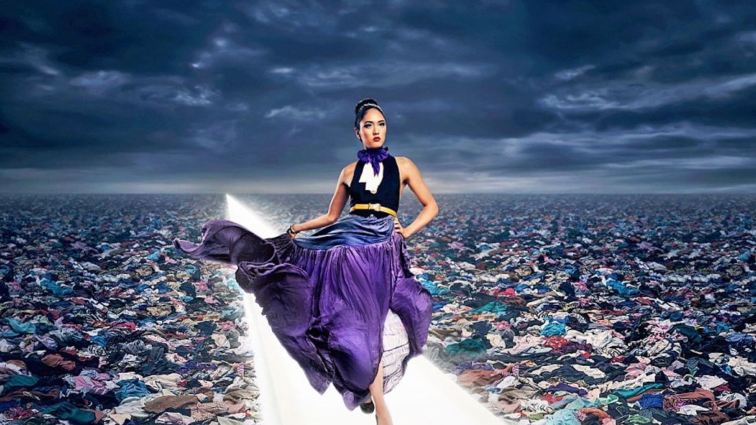 একটি পোশাকের গড় আয়ুকাল কমছে তো কমছেই। বিশ্ব একটু একটু পরিণত হচ্ছে ফ্যাশন বর্জ্যের ভাগাড়ে। 