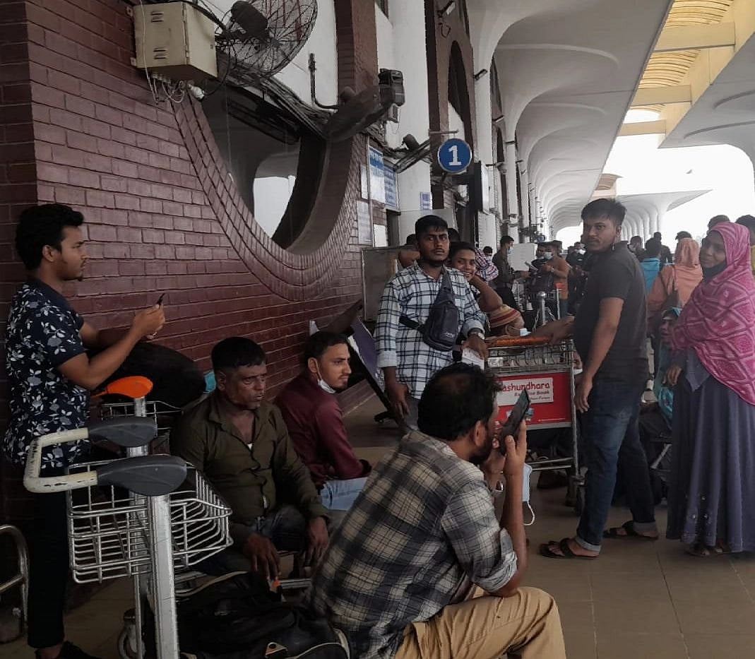  প্রথম আলো