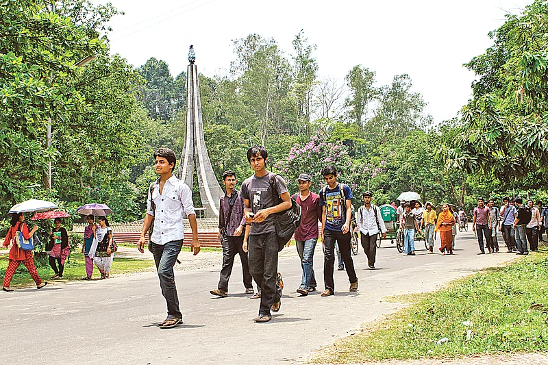 বিদেশে শিক্ষাপ্রতিষ্ঠানগুলো স্বাধীন চিন্তা ও বিশ্লেষণকে অনেক বেশি মূল্য দেয়