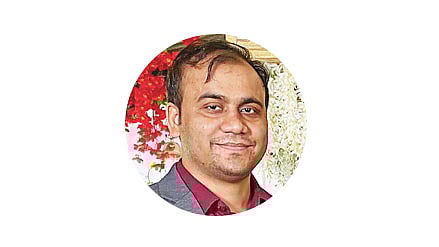 দুর্নীতি দমন কমিশনের (দুদক) সদ্য চাকরিচ্যুত আলোচিত কর্মকর্তা শরীফ উদ্দিন