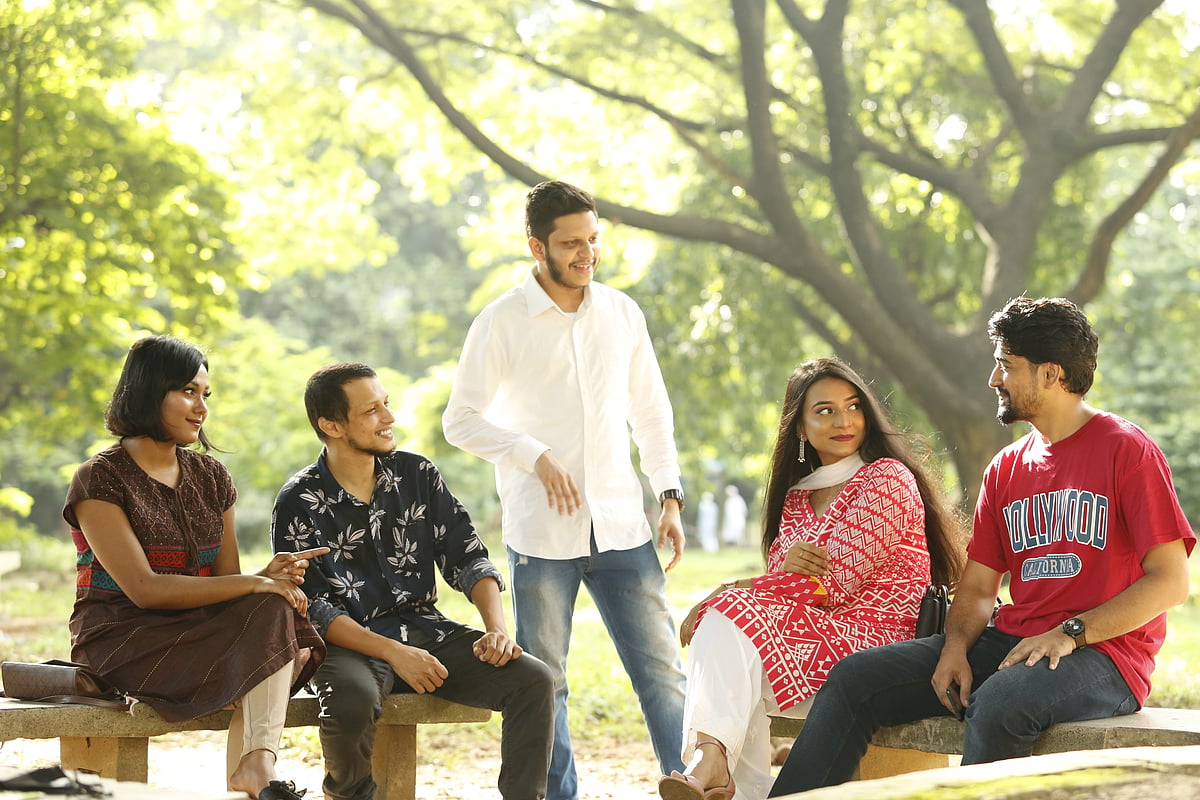 সবাই যাকে পছন্দ করে, দিন শেষে সে-ই কেন সবচেয়ে বেশি একা