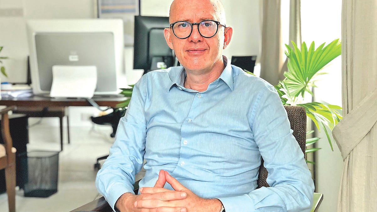 ঢাকায় নিযুক্ত ইউরোপীয় ইউনিয়নের (ইইউ) রাষ্ট্রদূত চার্লস হোয়াটলি