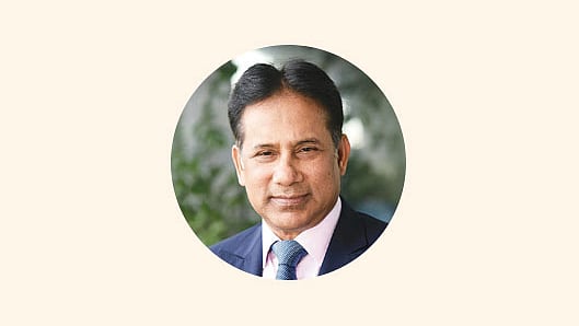 বাফুফের জ্যেষ্ঠ সহসভাপতি ও রেফারিজ কমিটির প্রধান আব্দুস সালাম মুর্শেদী