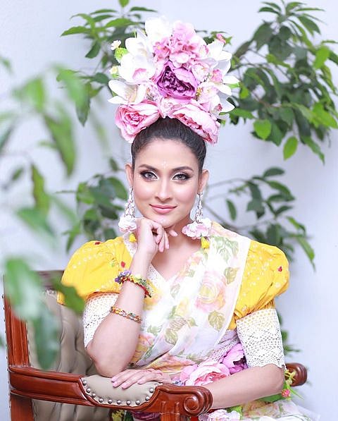 অভিনয়ের এক যুগ পার করেছেন মেহজাবীন চৌধুরী। ২০১০ সালের ২১ ফেব্রুয়ারি মেহজাবীন অভিনীত প্রথম নাটক ‘তুমি থাকো সিন্ধুপারে’ প্রচারিত হয়। নাটকটি পরিচালনা করেছিলেন ইফতেখার আহমেদ ফাহমি